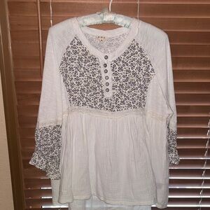 POL Cream Floral Button-Up Blouse